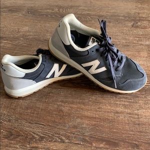 New balance tennis shoes 👟 ‼️SMOKE FREE HOME‼️